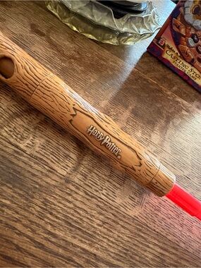 Harry Potter Vintage Wand with Red Retractable Tip 12 inches 2001